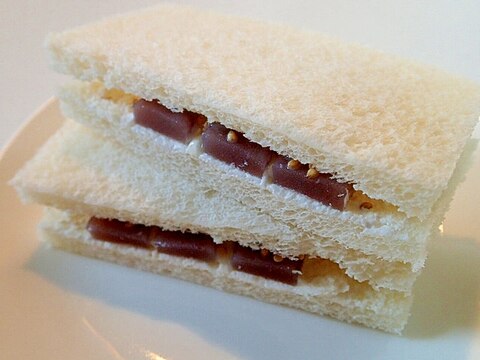 ホイップと外郎のサンドイッチ♬